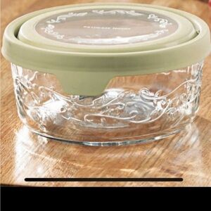 Princess House Vintage Fantasia Seal Tight Bowl w/Lid